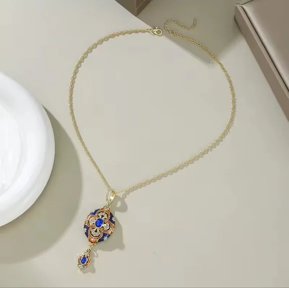 Vintage  Gold and Blue Pendant Necklace - Picture 4 of 6